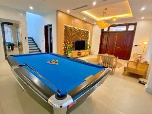 Vila 9pn Beverly Hills Tường vi  Villa in Laos