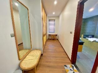 Vila 9pn Beverly Hills Tường vi  Villa in Laos
