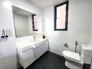 Loft Suite Seaview near JB CIQ 7pax Apartment in Johor Bahru