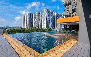 Loft Suite Seaview near JB CIQ 7pax Apartment in Johor Bahru