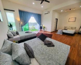 Lake View House 14pax Pool Table | BBq | Mahjong Vacation rental in Ipoh