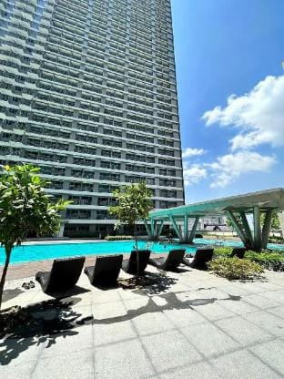 1BR Suite @ Fame Residences Tower 2 nr Greenfield Apartment in Mandaluyong
