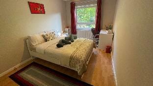 Cosy Flat for 4, Family Friendly, Free Parking Apartment in London