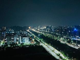 Pure Heaven By Buddies Home Apartment in Noida