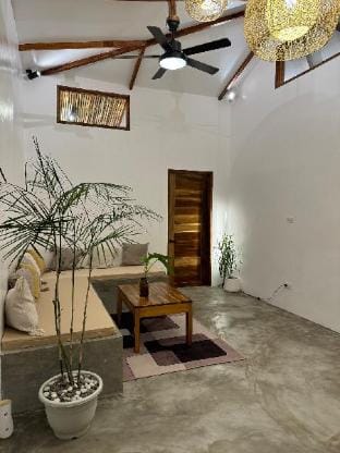 Whipsy Villa - Siargao Island Villa in General Luna