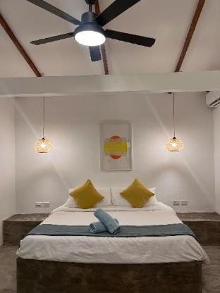 Whipsy Villa - Siargao Island Villa in General Luna