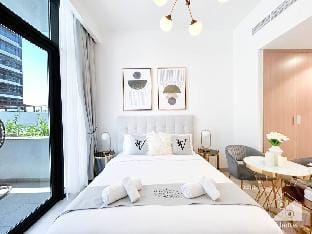Elegance at Aziz Riviera: Studio & Balcony Vacation rental in Dubai