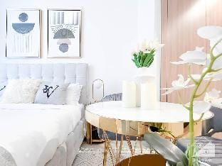Elegance at Aziz Riviera: Studio & Balcony Vacation rental in Dubai