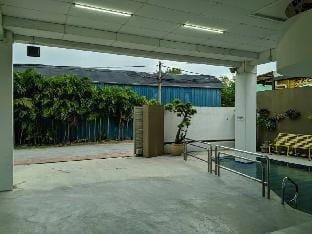 Urban Homestead near Lost World Tambun (16to20pax) Vacation rental in Ipoh