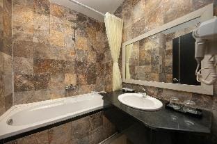 Salem Riverside Hotel Room Apartment in Da Nang