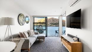 Deerwood Residence-BBQ-Lake Access-Free Parking Vacation rental in Queenstown