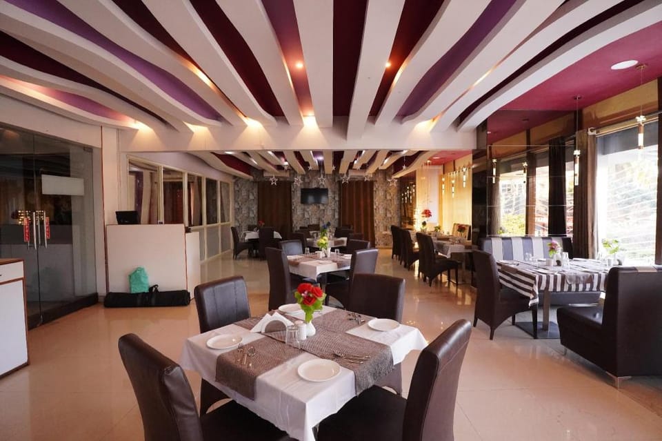 HOTEL VIJAYANAGARA KINGS COURT Hotel in Karnataka