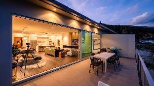 Tahuna Vista-Fire Place-Hot Tub -Free Parking -BBQ Vacation rental in Queenstown