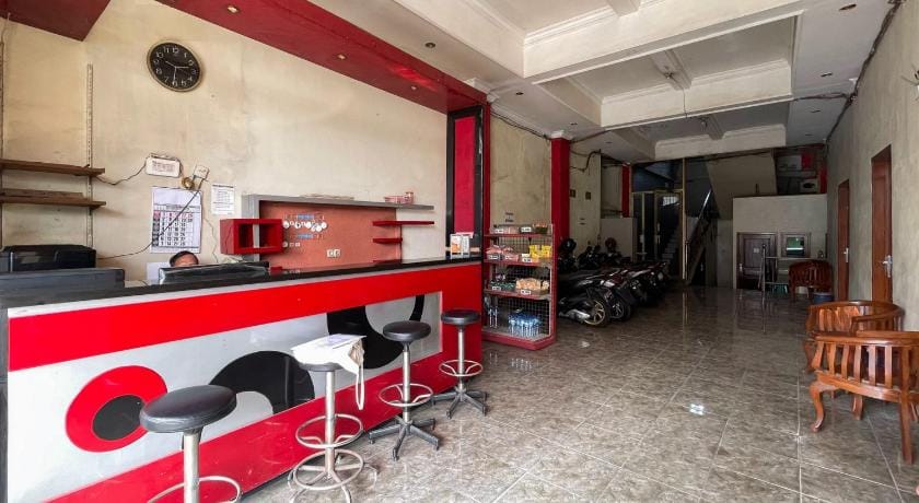 OYO 93987 Suropati 2 Guest House Hotel in East Java