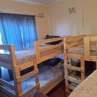 Lovely backpackers accommodation  Vacation rental in Cape Town