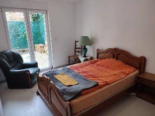 family cottage with a backyard Apartment in Grand Est