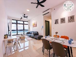 Paradigm Residence - 3BR-8Pax-WiFi by RR JBcity Vacation rental in Johor Bahru