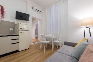 [Casa Magenta] a 4 minuti dalla metro - WIFI & A/C Apartment in Milan