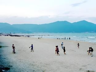 Căn hộ gần bãi biển và nhìn ra núi đá cẩm thạch Vacation rental in Hoa Hai