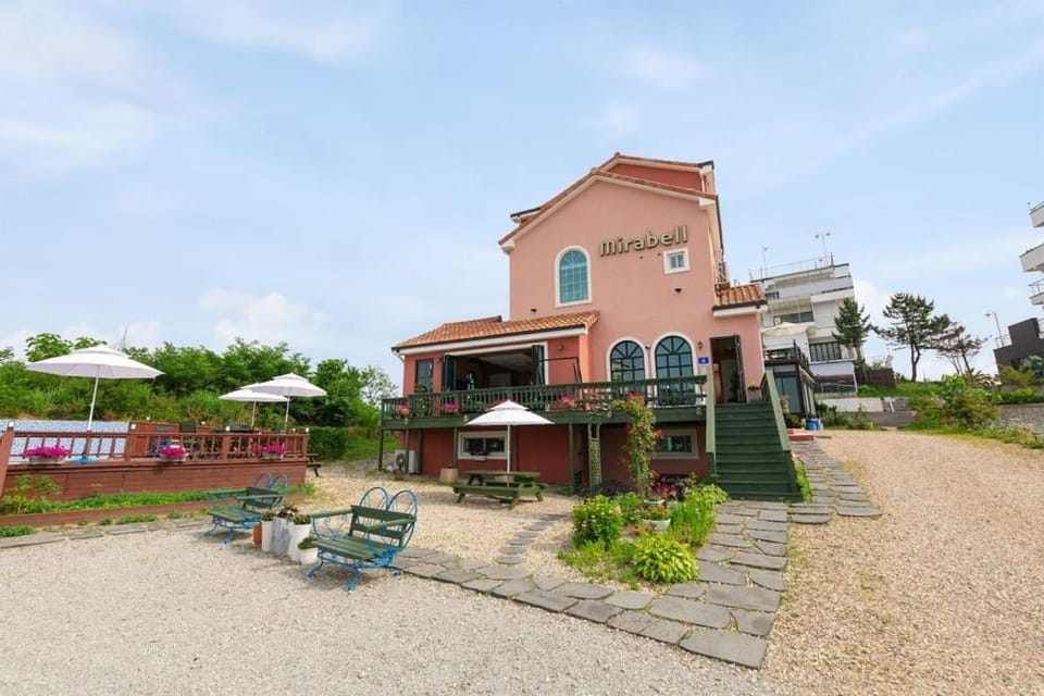 Mirabell Pension Bed and Breakfast in South Korea