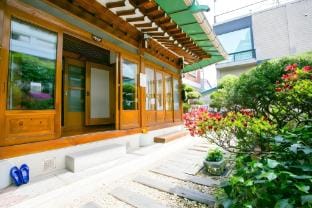 Jeonju Hanok Village Accommodation Ddeul Anchae Pension Bed and Breakfast in South Korea