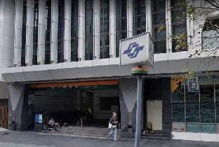 s氣氛吊扇燈／位捷運餐廳市區／全自動洗脫衣機 Apartment in Taipei City