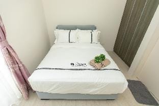 5 Stars slightly Seaview Suite By The Sea 6pax Vacation rental in Batu Ferringhi, Penang, Malaysia