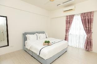 5 Stars slightly Seaview Suite By The Sea 6pax Vacation rental in Batu Ferringhi, Penang, Malaysia