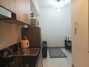 Luxurious 2BR Near MOA, PICC, Facing Manila Bay Apartment in Pasay