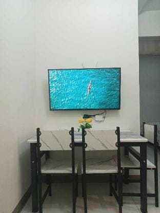 Luxurious 2BR Near MOA, PICC, Facing Manila Bay Apartment in Pasay