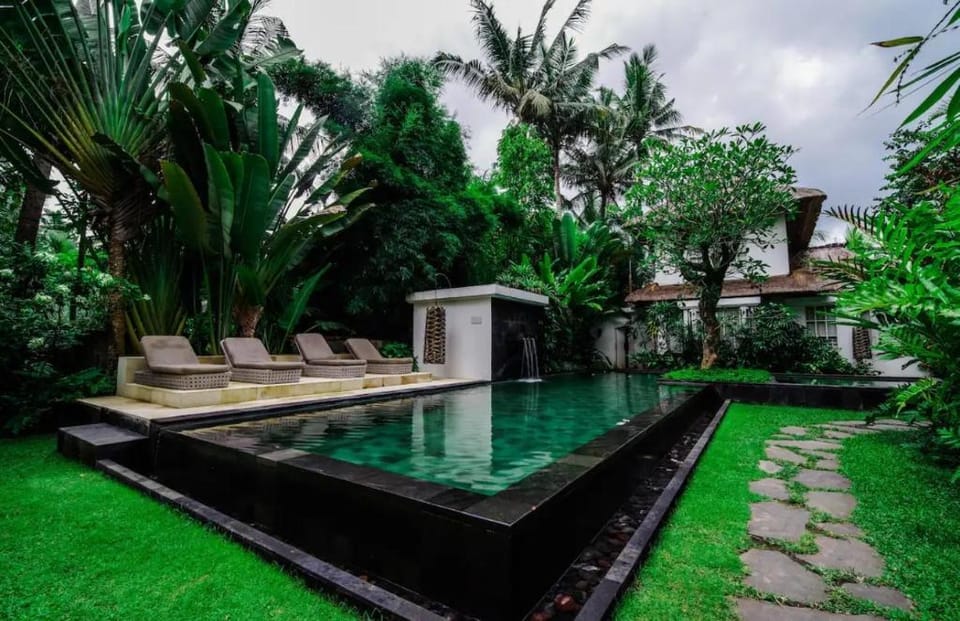 Flower Moon Villa Lovely Hideaway near city center Hotel in Sukawati