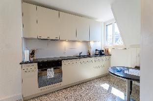 Charmante Altbauwohnung am Rhein Vacation rental in Basel
