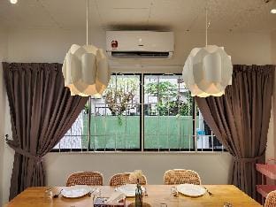 NEW! 18Pax, PJ SS14 Bungalow/Plaza33/SS2/Midvalley Vacation rental in Petaling Jaya