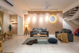 NEW!14pax,PJ Landed Home Starling Atria One U Mall Vacation rental in Petaling Jaya