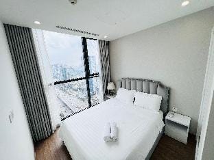 Vincom Plaza Vinhomes Sky Lake S2 City View 1BR Apartment in Laos