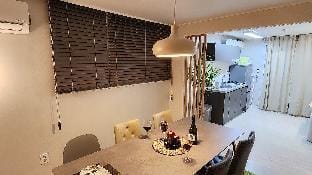 Deohari Jamsil Lotte World Nearby Samjeon Station Large Dining Table Large TV Villa in Seoul