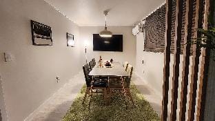 Deohari Jamsil Lotte World Nearby Samjeon Station Large Dining Table Large TV Villa in Seoul