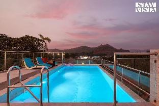 StayVista at Nova Nest with Rooftop Pool Villa in Lonavla