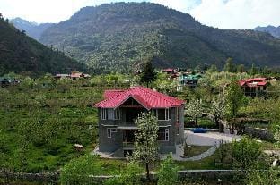 BnBBuddy Himalayan 3 BR FarmStay with Lawn Bonfire Villa in Himachal Pradesh