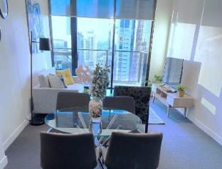 Amazing 2 bedroom apartment with great views Apartment in Southbank