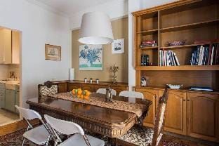m2 of classical beauty & comfort near Syntagma! Apartment in Athens