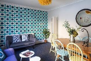 Harry’s Townhouse Apartment in Bath