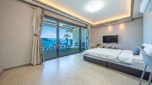Yeosu Baraboda Ocean View Pension Bed and Breakfast in South Korea