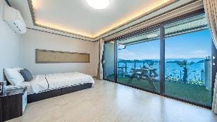 Yeosu Baraboda Ocean View Pension Bed and Breakfast in South Korea