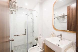 Studio Vinhomes Dcapital 119 Tran Duy Hung Apartment in Laos