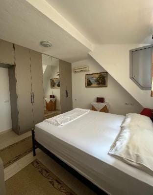 1G Modern 3 Bedroom Apartment Apartment in Tirana