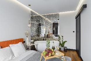 Lumina apart with luxury furnishings and garden Apartment in Masovian Voivodeship