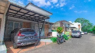 Villa Seger Waras 2 Bedroom with Karaoke Villa in Batu