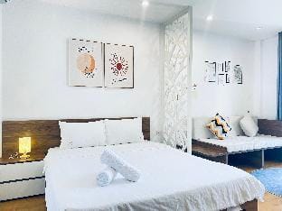 VINHOME D'CAPITALE -  Studio Lake View Apartment in Laos