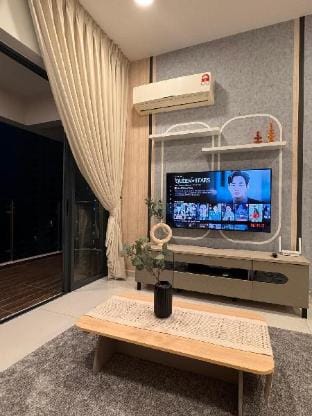 Cozy Beachfront Seaview 2CP &Netflix 3BR @6-10px Apartment in Johor Bahru